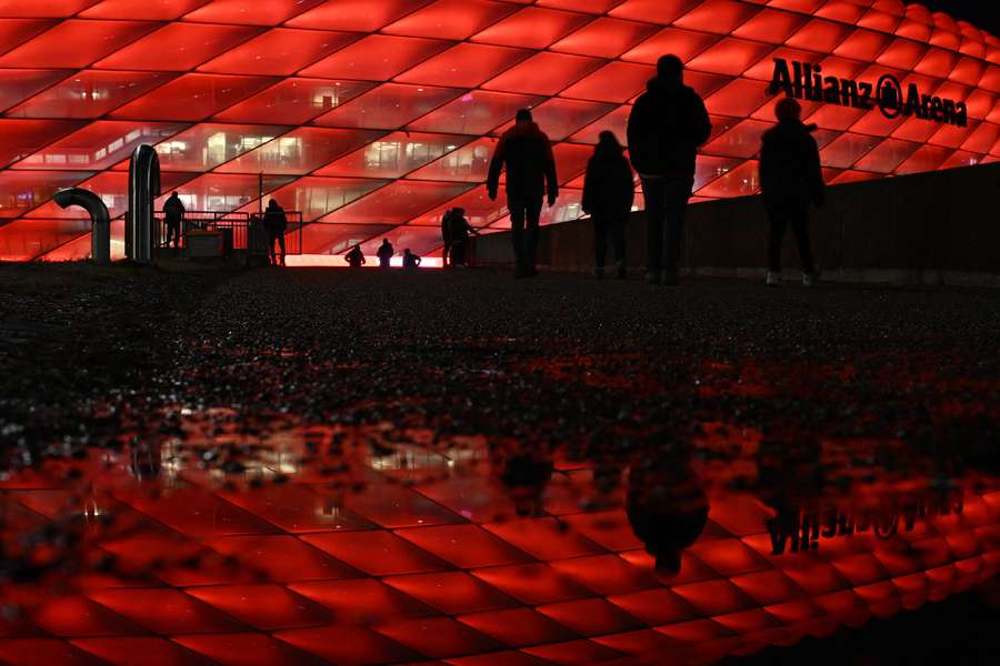 Imagine generală în fața Allianz Arena