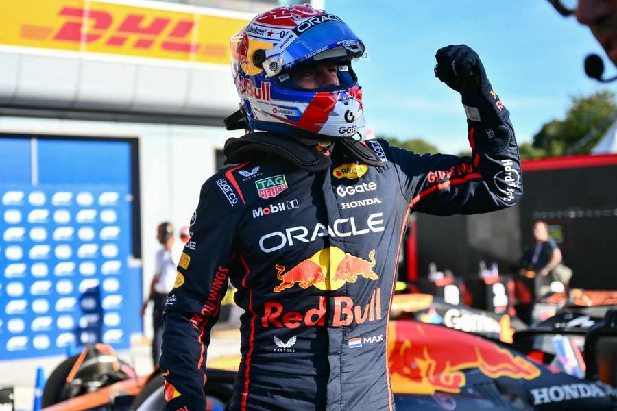 Verstappen feiert seine 45. Pole-Position in der Formel 1 Verstappen feiert seine 45. Pole-Position in der Formel 1