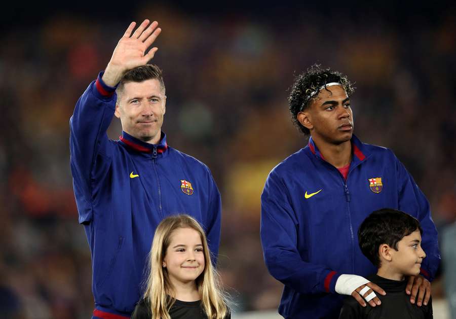 Robert Lewandowski i Lamine Yamal