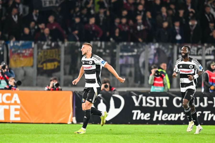 Jovo Lukic, golgheterul Superligii (11 reușite) ar putea rata restul sezonului după o accidentare Jovo Lukic, golgheterul Superligii (11 reușite) ar putea rata restul sezonului după o accidentare