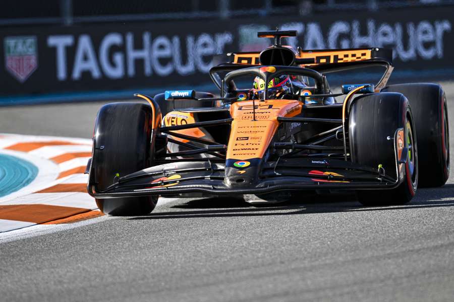 Oscar Piastri dominou primeira sessão de treinos no circuito de Miami Gardens