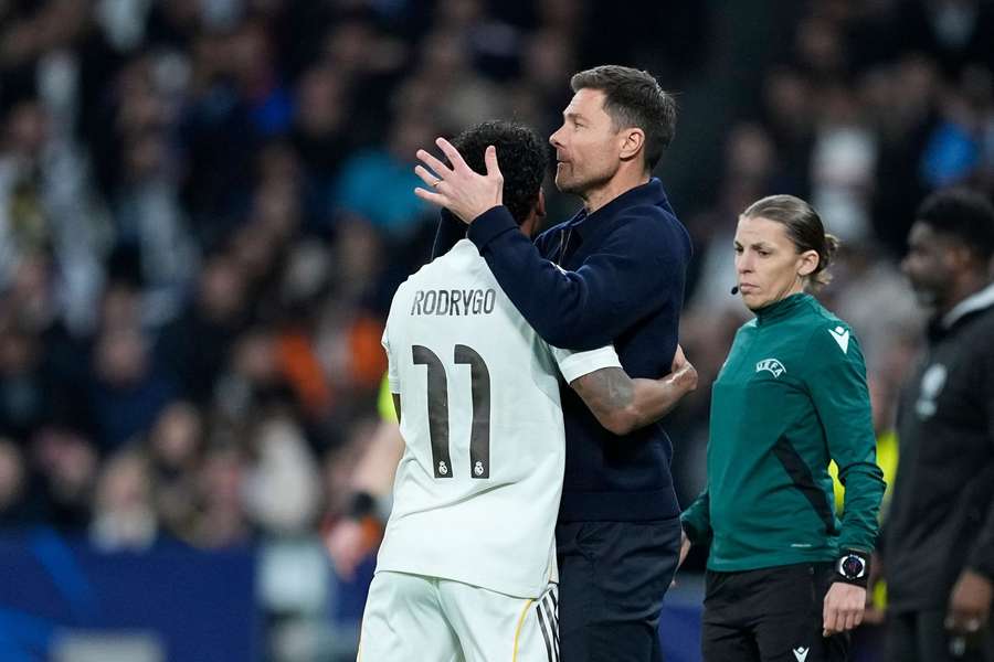 Xabi Alonso und Rodrygo. Xabi Alonso und Rodrygo.