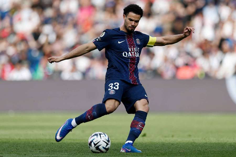 Warren Zaïre-Emery ao serviço do PSG