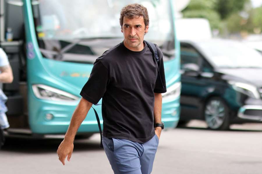 Raúl González se marcha del Real Madrid