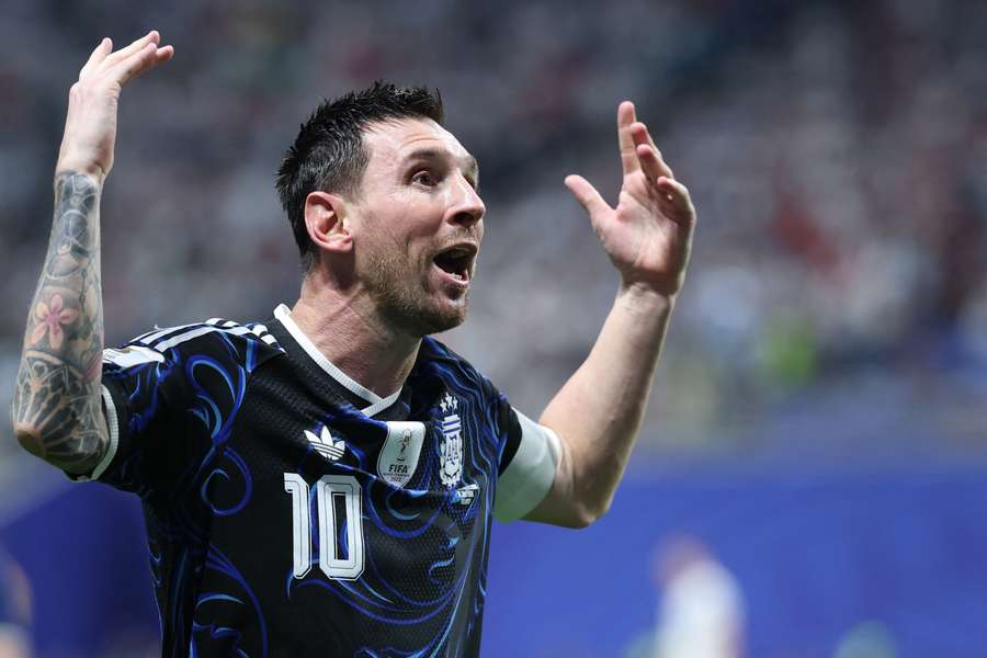Messi está prestes a se tornar apenas o terceiro jogador a disputar três finais de Copa do Mundo Messi está prestes a se tornar apenas o terceiro jogador a disputar três finais de Copa do Mundo