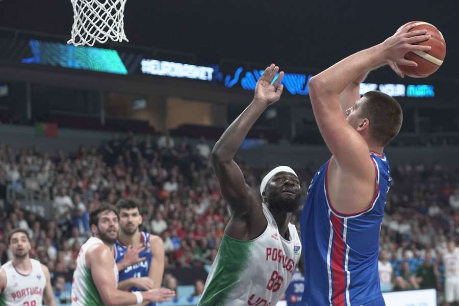 Jokic, tirando a canasta