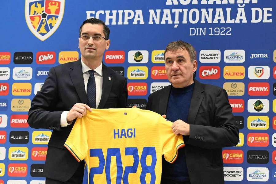 Gheorghe Hagi, noul selecționer al României, alături de Răzvan Burleanu, președintele FRF