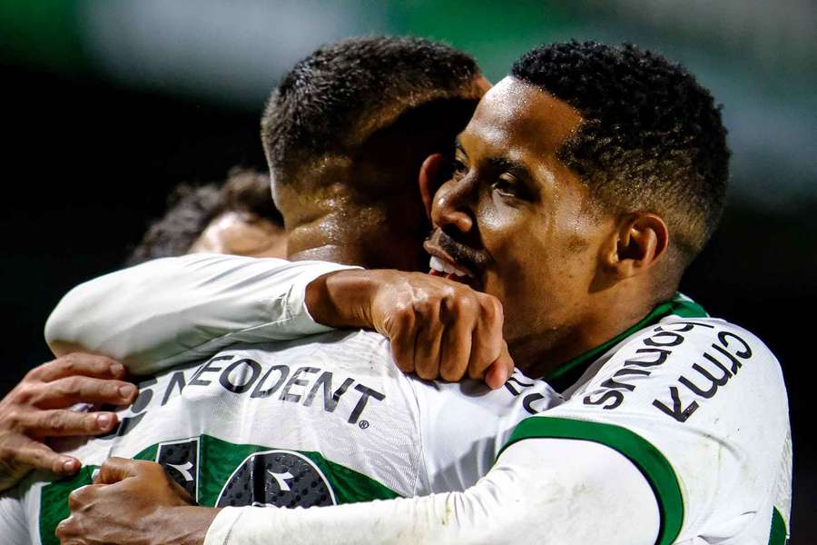 Coritiba é o líder da Série B