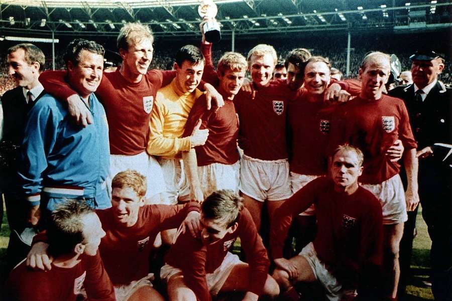 Sir Bobby Charlton fez parte da seleção campeã do mundo em 1966