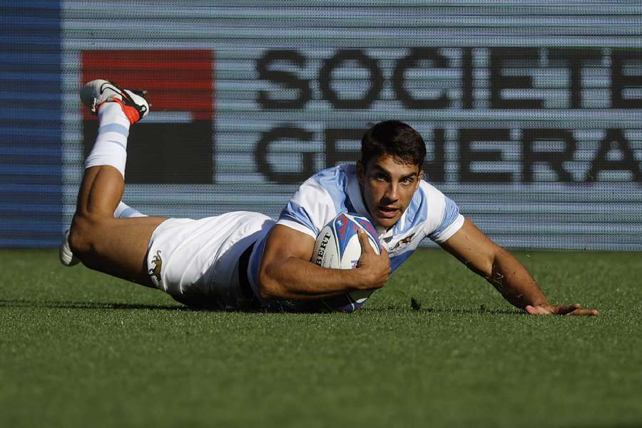 Argentina's Santiago Carreras scoring a try