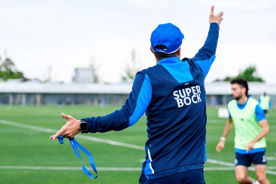 Martín Anselmi no treino do FC Porto