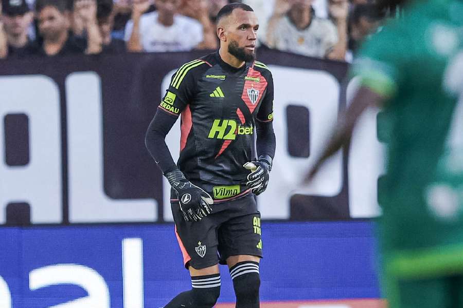 Everson durante partida pela primeira fase da Taça do Brasil 