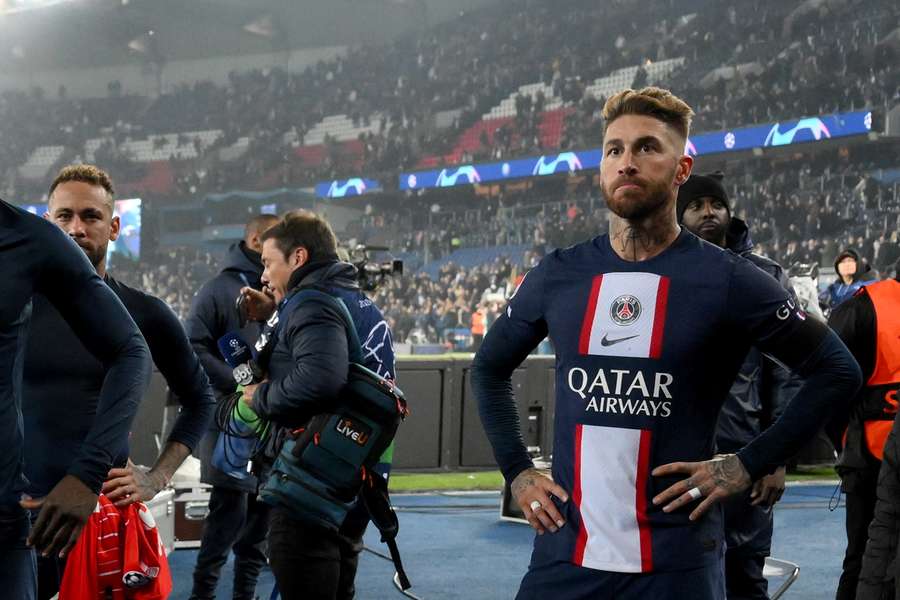 O zagueiro do PSG prezando por seu espaço pessoal no Parc des Princes