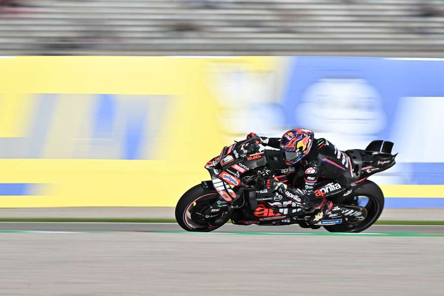 Jorge Martín, rodando en Valencia con su Aprilia