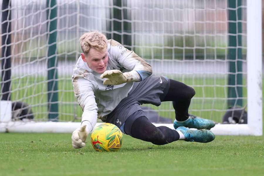 Antonin Kinsky could make his debut in a Tottenham jersey on Wednesday