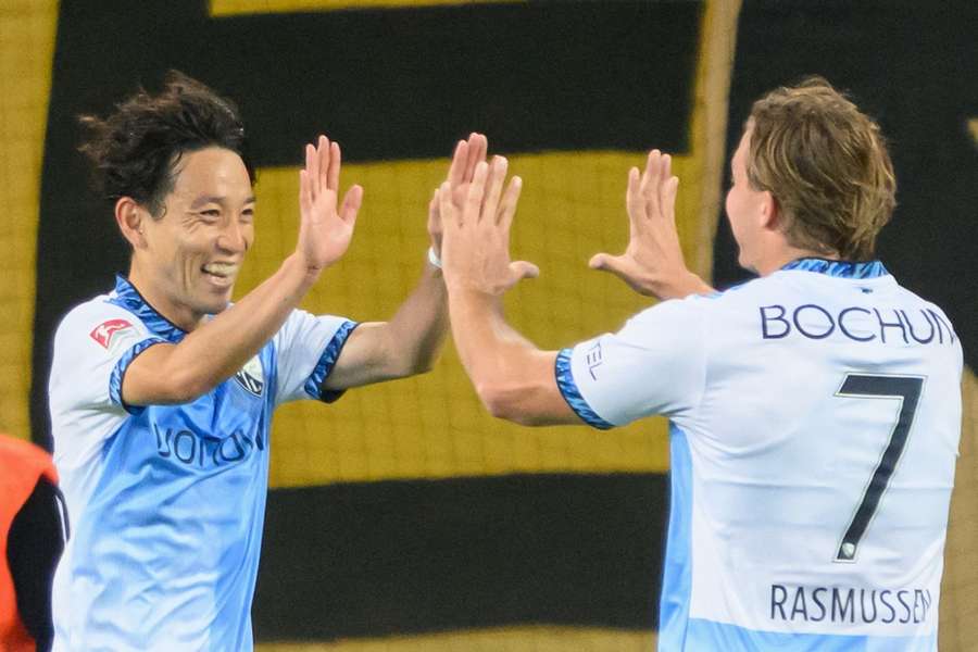 Rasmussen jubelt mit Miyoshi Rasmussen jubelt mit Miyoshi