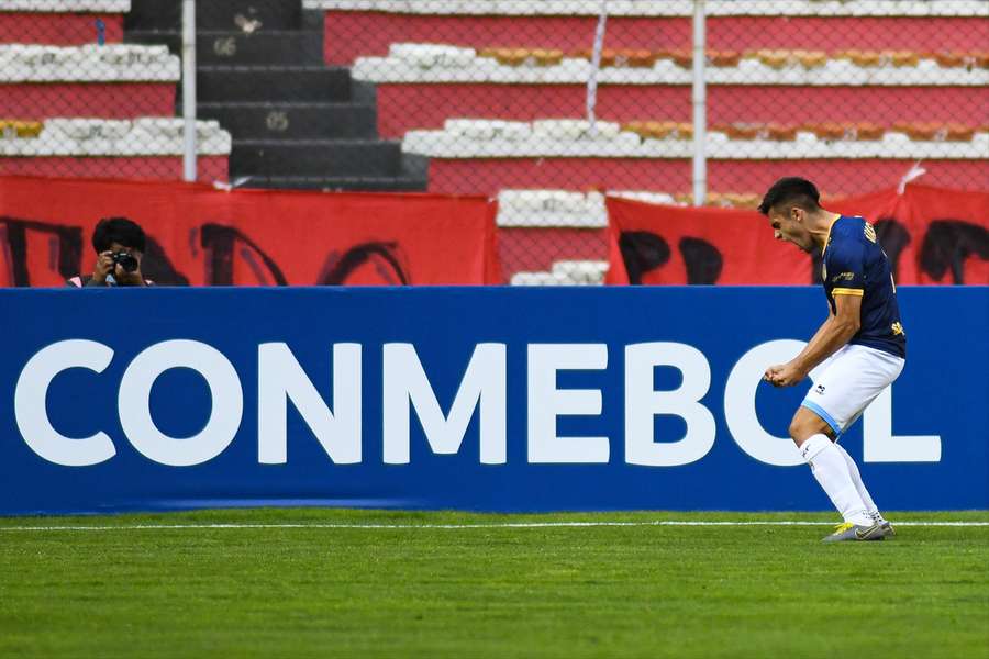 Vásquez comemora o 1º gol