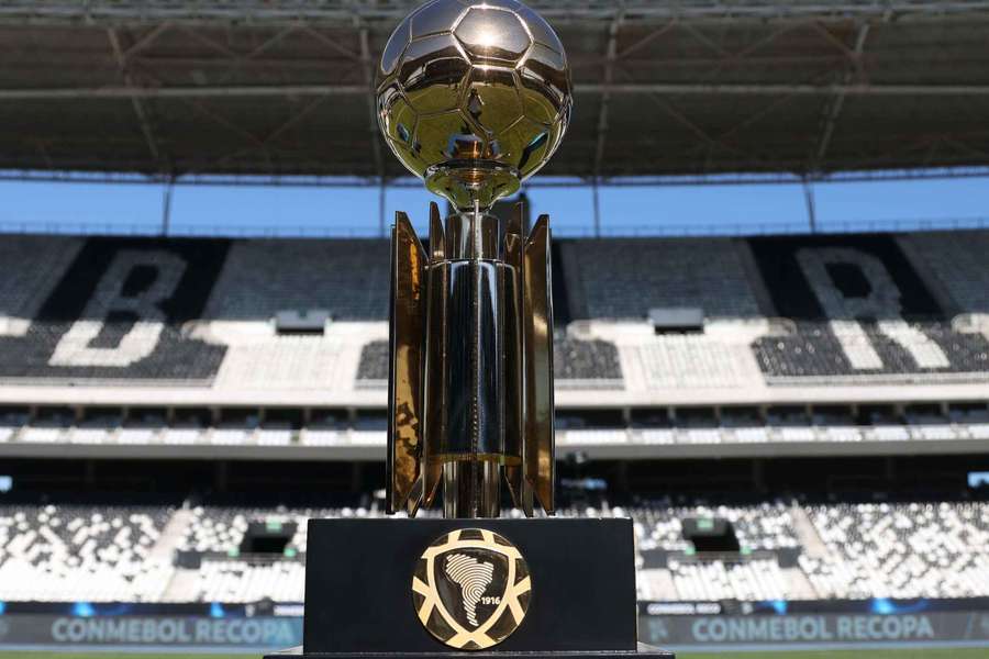 Botafogo tenta a taça inédita no Nilton Santos, nesta quinta