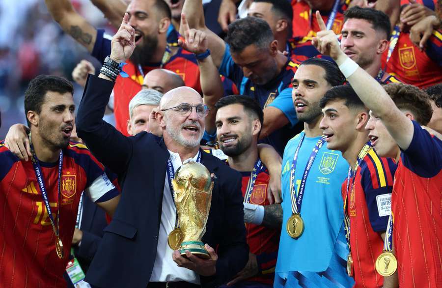 De la Fuente s trofejí pro mistry světa. De la Fuente s trofejí pro mistry světa.