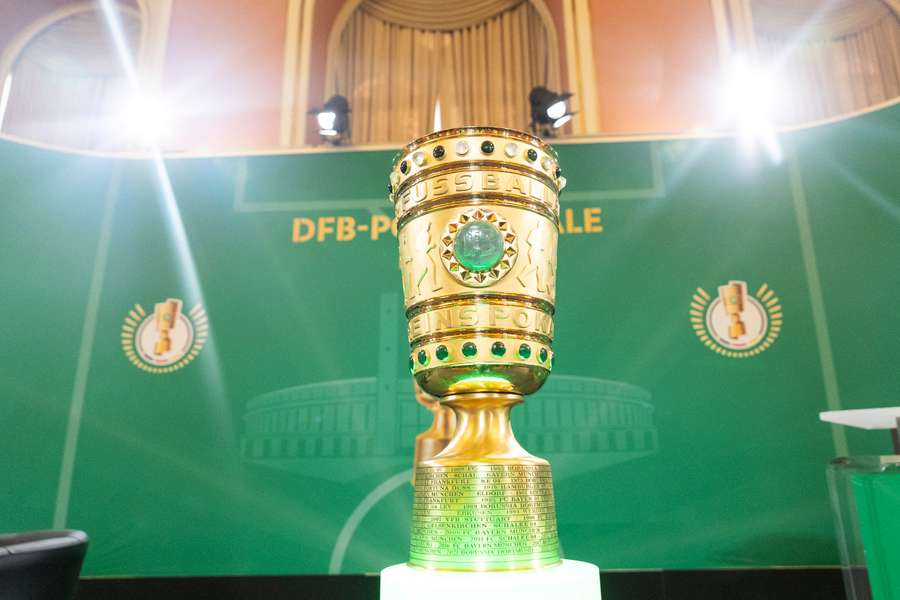 Arminia Bielefeld and Stuttgart will be playing for the DFB Pokal trophy in Berlin on Saturday.