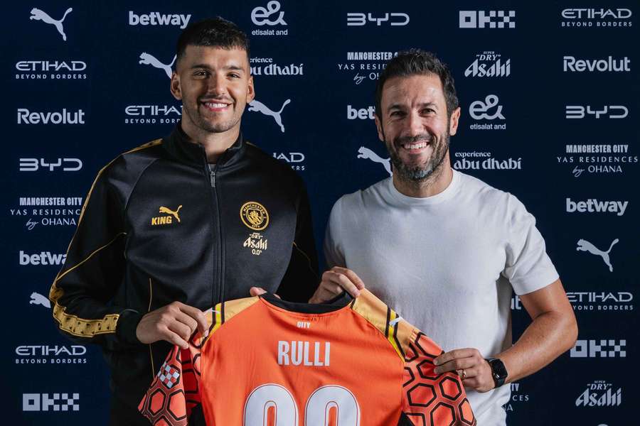 Geronimo Rulli ao lado de Hugo Viana Geronimo Rulli ao lado de Hugo Viana