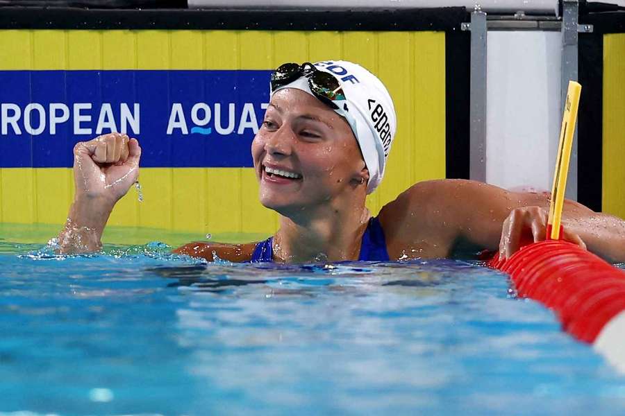 Barbora Seemanová po zlatém finále na 200 metrů volný způsob. Barbora Seemanová po zlatém finále na 200 metrů volný způsob.