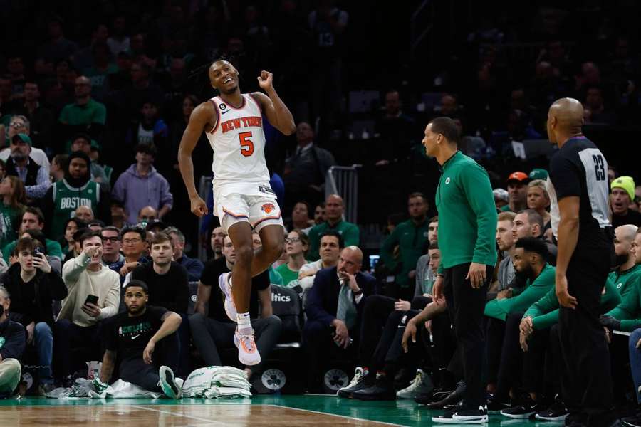 Red-hot Knicks outlast Celtics in double OT