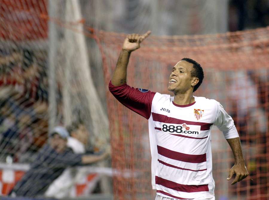 Em 2006, Luis Fabiano foi um dos destaques do Sevilla Em 2006, Luis Fabiano foi um dos destaques do Sevilla