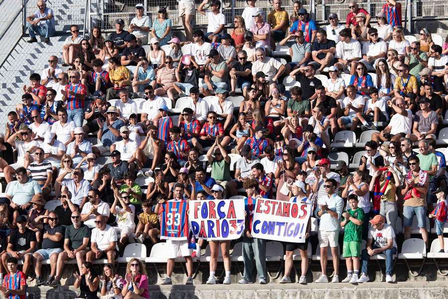 Relvado do estádio do Felgueiras ainda está a ser substituído Relvado do estádio do Felgueiras ainda está a ser substituído
