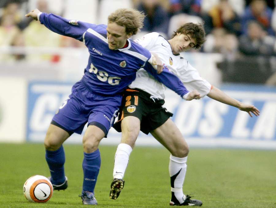 Diego Rivas ante Aimar, en un Getafe-Valencia Diego Rivas ante Aimar, en un Getafe-Valencia