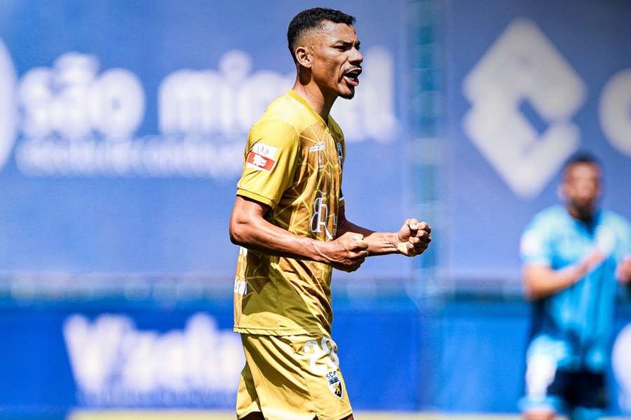 Cláudio Falcão fez o primeiro golo do encontro para o Farense