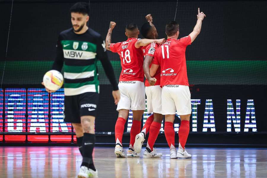Benfica adiantou-se na final
