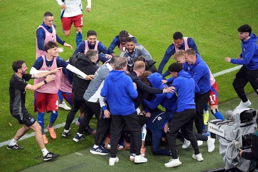 Después de que Davie Selke hiciera el 3:1, todas las presas se rompieron en Hamburgo.