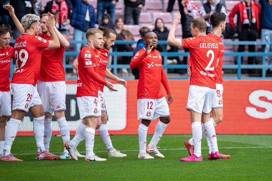 Derby Krakowa Wisły z Hutnikiem po 28 latach. Pierwszy taki mecz w historii Pucharu Polski Derby Krakowa Wisły z Hutnikiem po 28 latach. Pierwszy taki mecz w historii Pucharu Polski