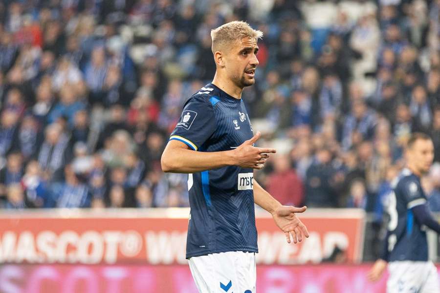 Bartoš si môže odkrútiť reprezentačnú premiéru. Bartoš si môže odkrútiť reprezentačnú premiéru.