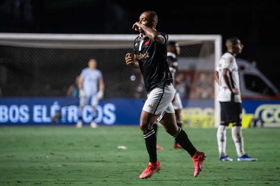 Paulo Henrique deu a vitória ao Vasco em clássico carioca