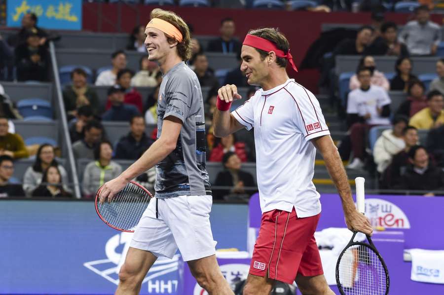 Federer und Zverev spielten während eines Turniers 2019 in China zusammen. 