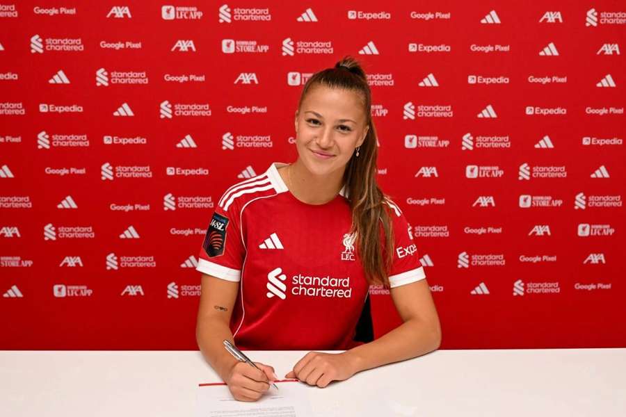 Emilia Szymczak przedłużyła umowę w Barcelonie i udała się na wypożyczenie do Liverpoolu Emilia Szymczak przedłużyła umowę w Barcelonie i udała się na wypożyczenie do Liverpoolu
