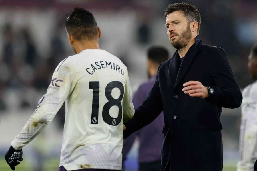 Carrick satisfied with "okay" Man Utd after earning late point at West Ham