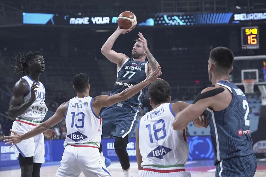 Doncic somou metade dos pontos da equipa