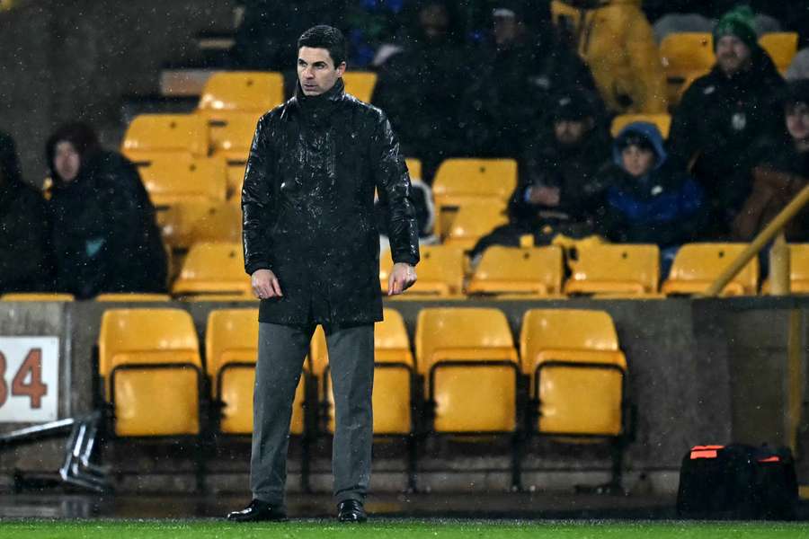 Auf dem Weg zum erträumten Meistertitel droht dem FC Arsenal erneut die Luft auszugehen. Auf dem Weg zum erträumten Meistertitel droht dem FC Arsenal erneut die Luft auszugehen.