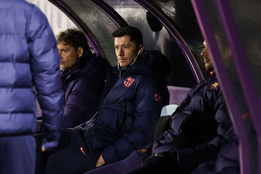 Lewandowski no banco do Barcelona
