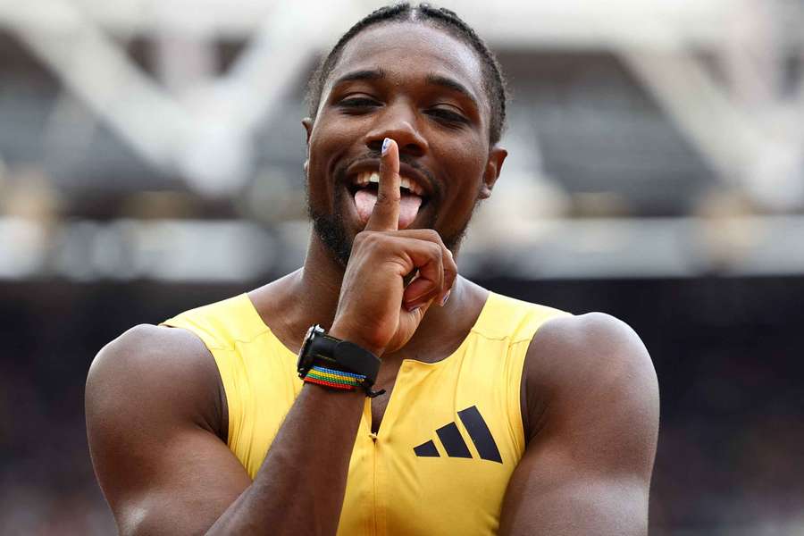 Noah Lyles celebrates win 