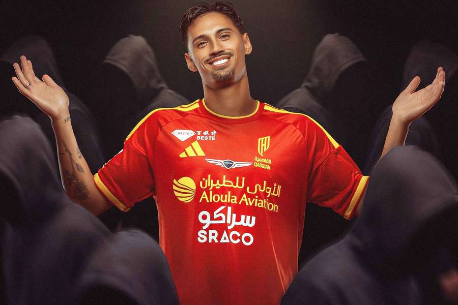 Tijjani Reijnders oficializado no Al Qadsiah