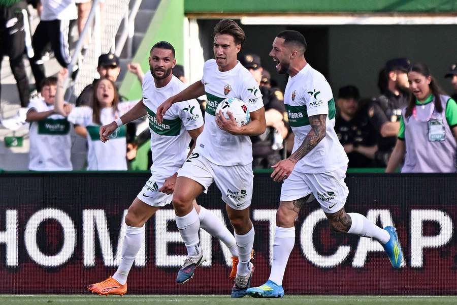 Elche si pripísalo cenný skalp favorita.