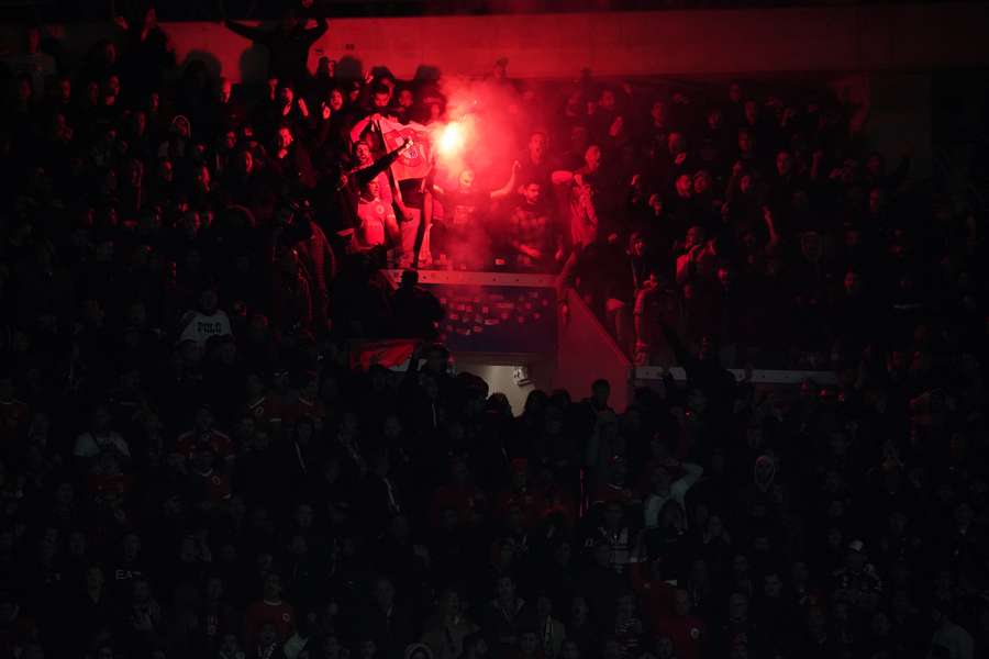 Los ultras del Benfica dieron la nota en el Reale Arena.