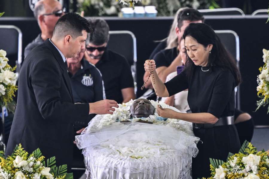 Pelés Leichnam ist in Santos öffentlich aufgebahrt worden