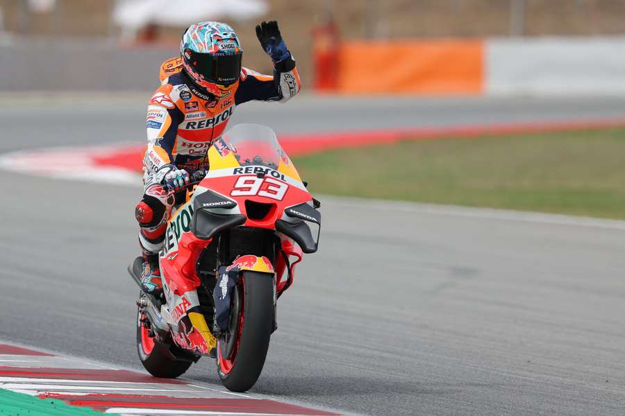 onda Spanish rider Marc Marquez waves after the MotoGP qualifying session of the Moto Grand Prix de Catalunya