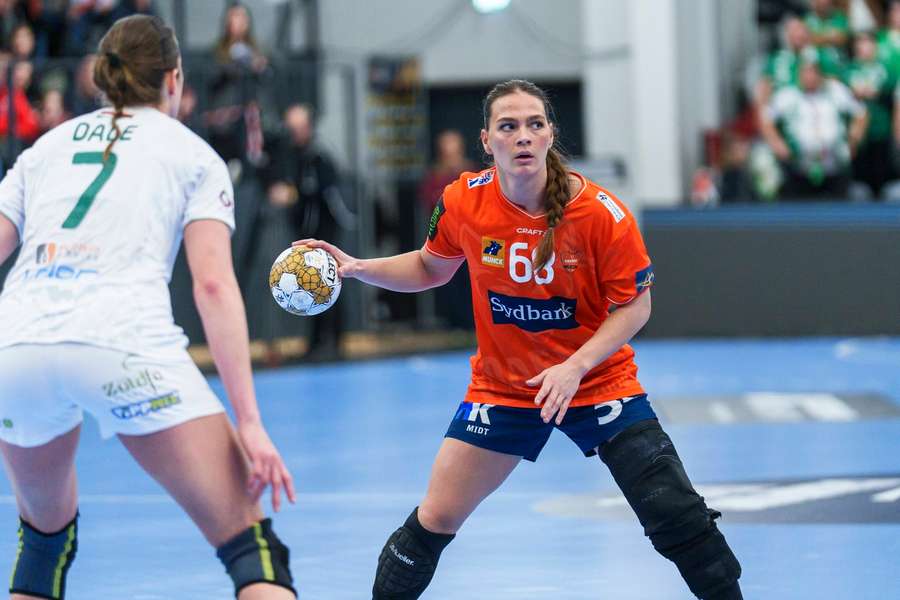 Helena Elver leaves Odense for Györ