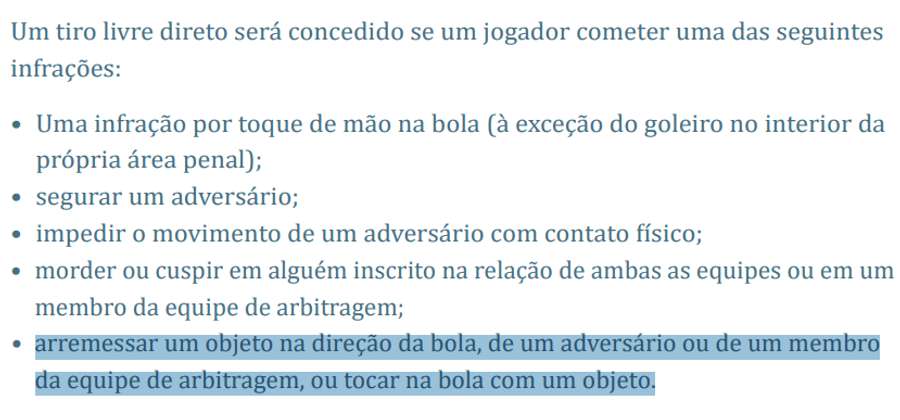 Trecho da regra que prevê tiro livre direto em lance de Flamengo x Criciúma